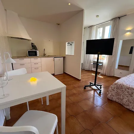 Apartament Bright & Quiet Haven - Private Parking - Sea *